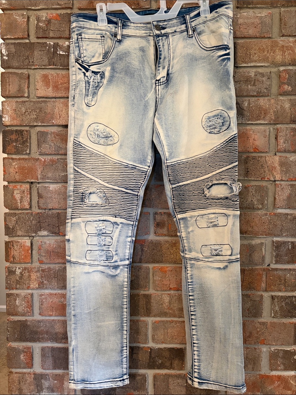 Men's Skinny Light Wash Distressed Moto Jeans